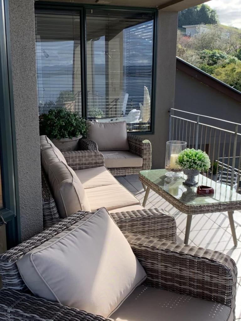 The Flying Trout Boutique Lodge Таупо Екстериор снимка