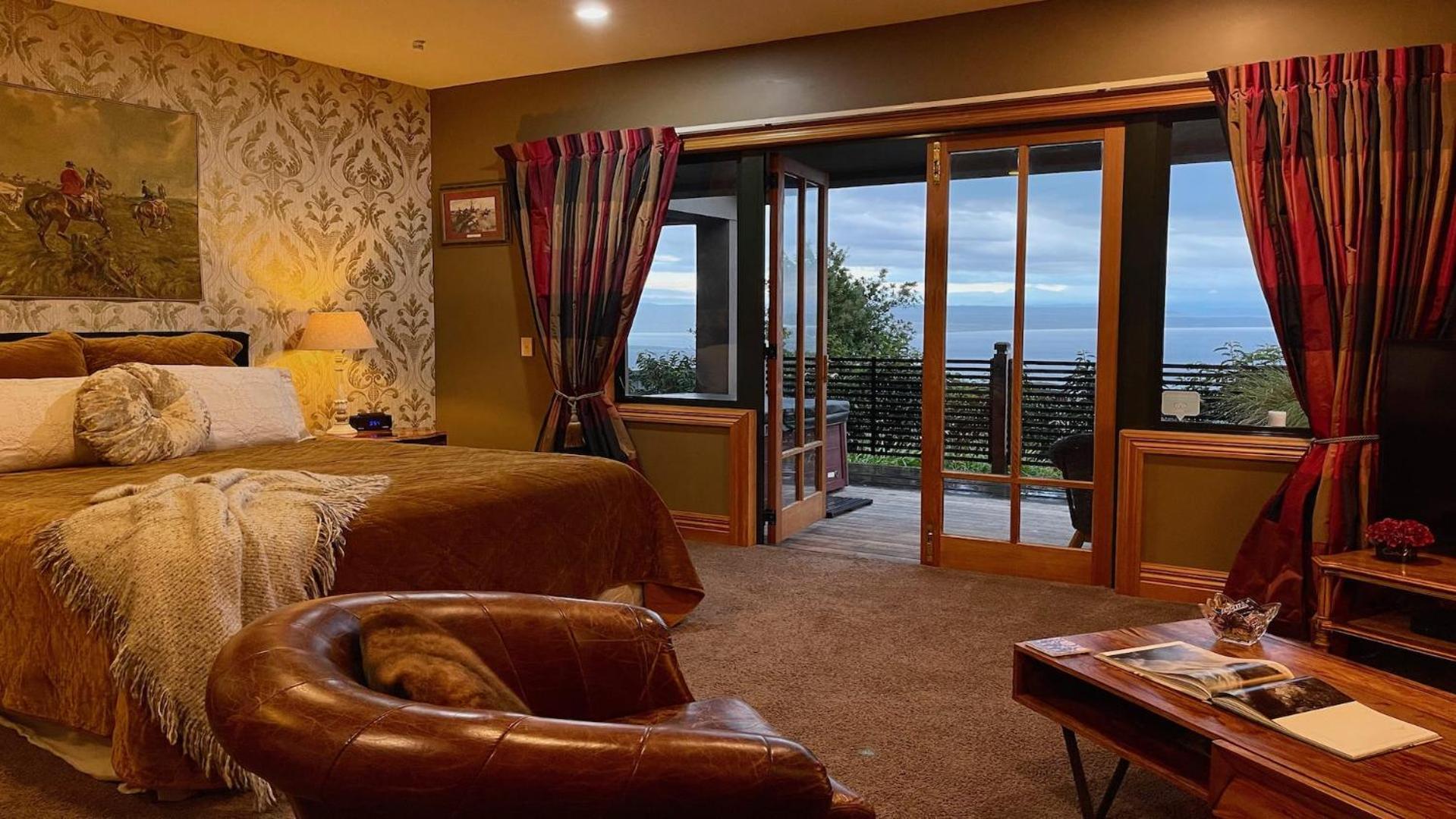 The Flying Trout Boutique Lodge Таупо Екстериор снимка