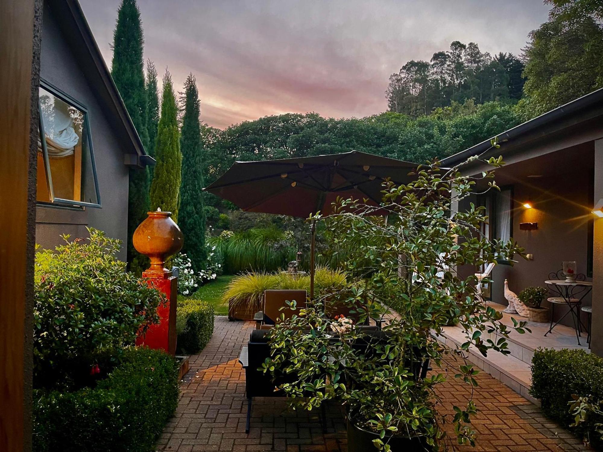 The Flying Trout Boutique Lodge Таупо Екстериор снимка
