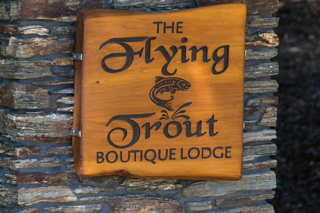 The Flying Trout Boutique Lodge Таупо Екстериор снимка